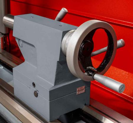 Soustruh na kov s 3-osou DRO ED1500KDIG, Holzmann 